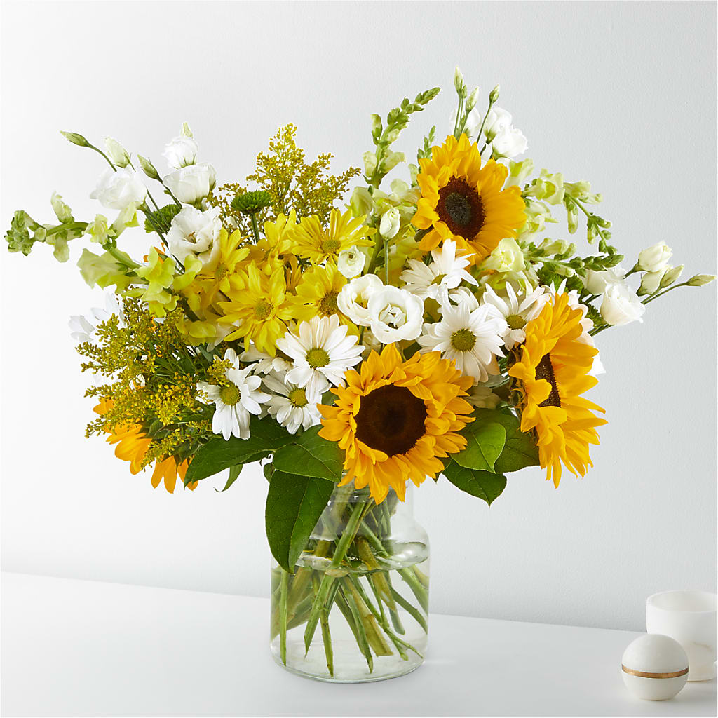 Hello Sunshine Bouquet – Green Leaf, West Springfield MA