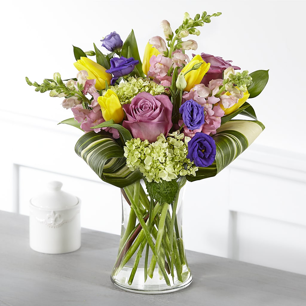 Wondrous Memories Bouquet – Green Leaf, West Springfield MA