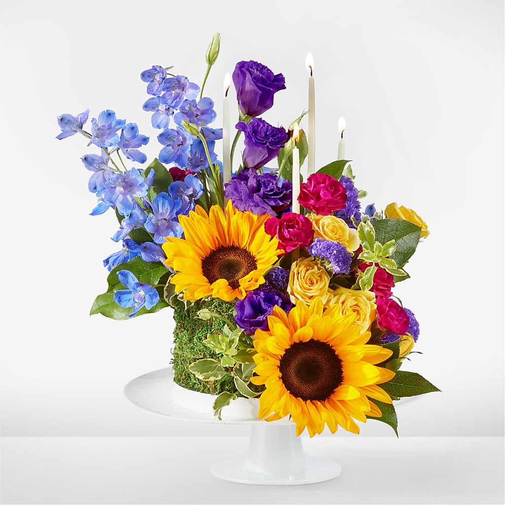 Star of the Day Floral Cake – Green Leaf, West Springfield MA